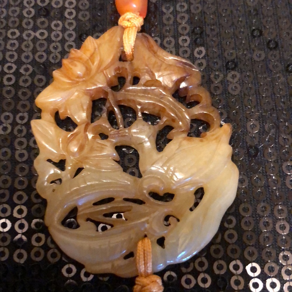 Agate, carnelian and jade - Picture 2 of 5